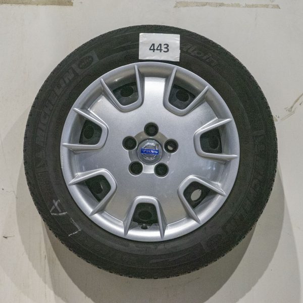 Set Volvo V70 16 inch velgen met Michelin banden